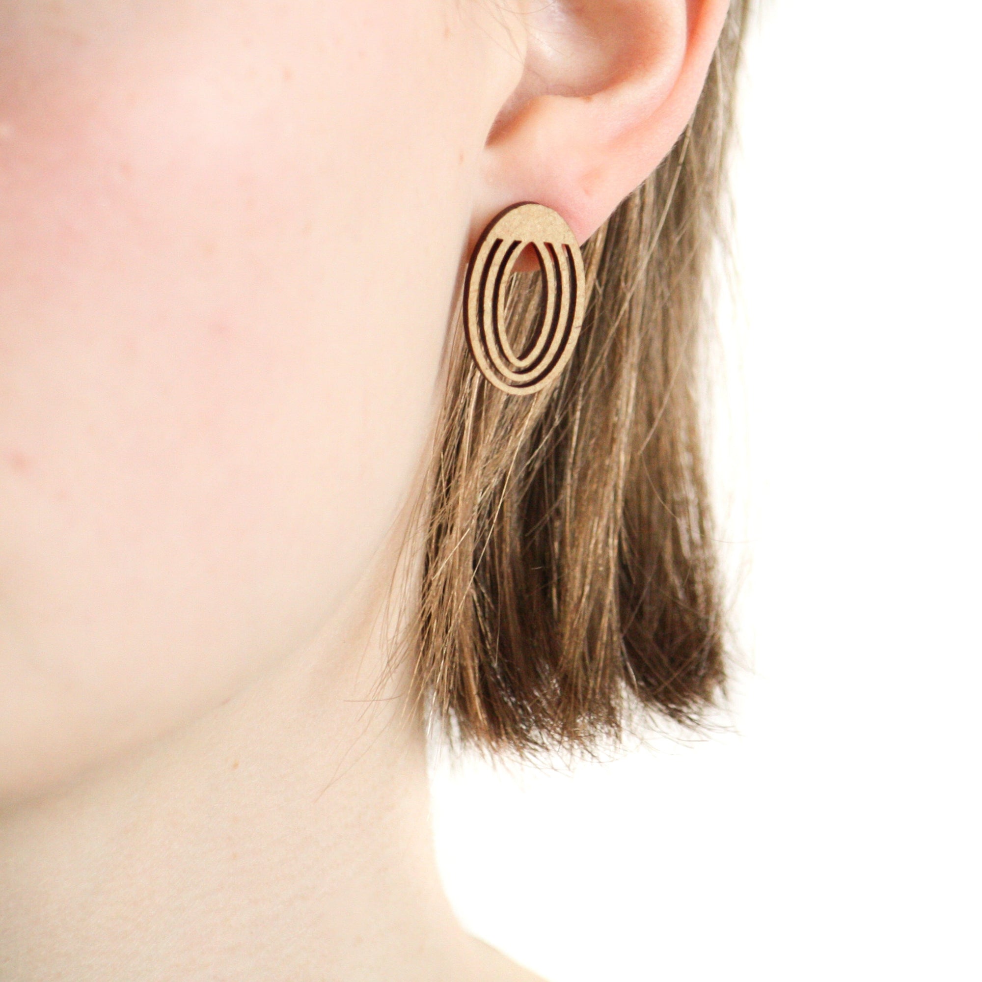 DIBB Design Ørestikker Viola Ørestikker - Sølv Viola - Sølv ørestikker | Bæredygtige træ smykker | Håndlavet design 